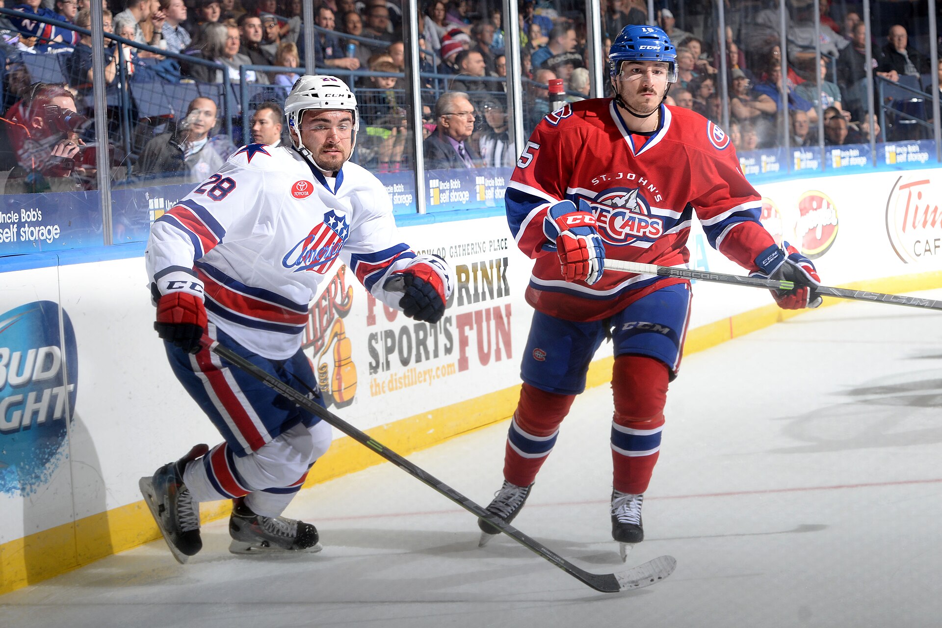 William Carrier, enfant de Pierrefonds, voit ses proches et sa femme soutenir les Canadiens contre les Hurricanes