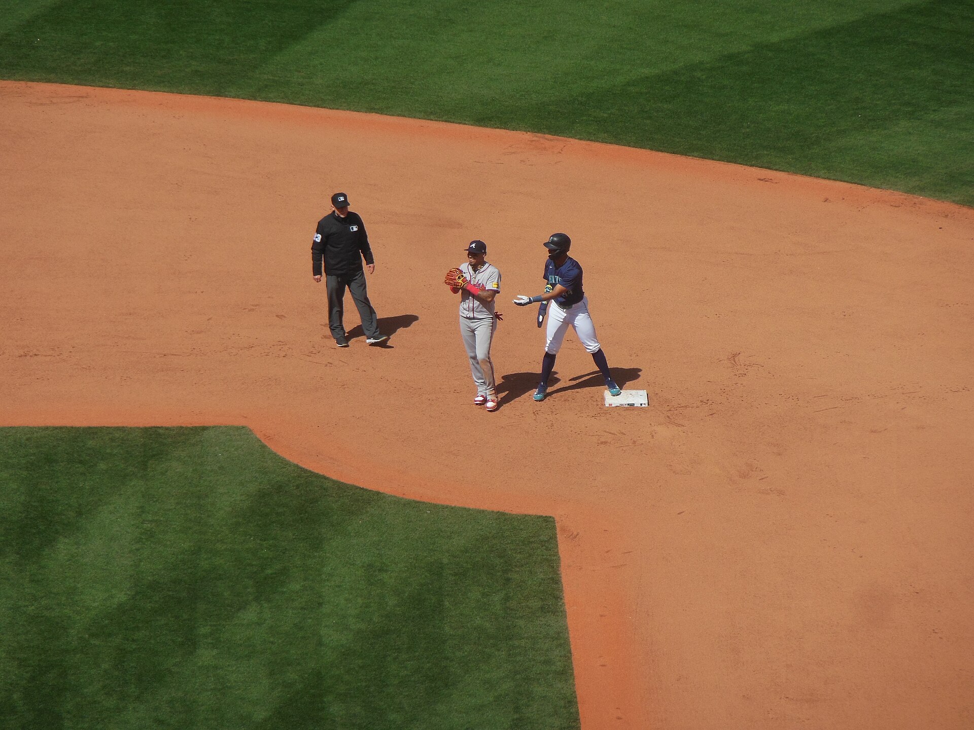Julio Rodriguez efface un point avec une relance parfaite en 8e manche, Seattle conserve son avance 6-3