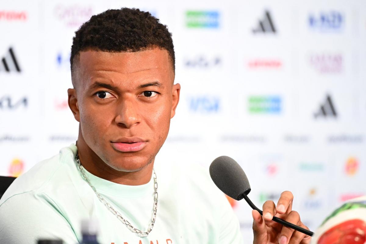 Mbappé salue la longévité de Messi après son triplé en ouverture de la Coupe du monde