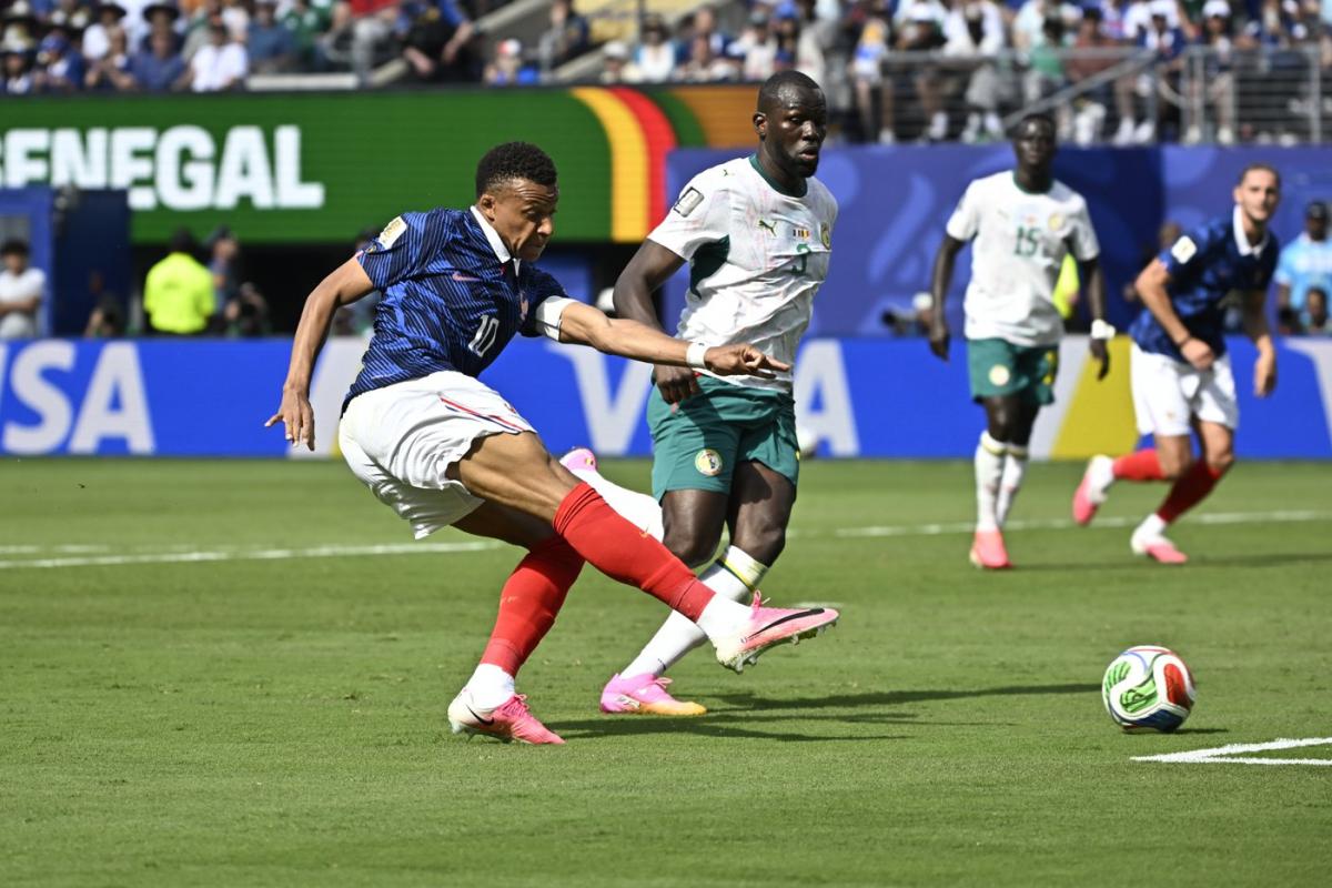 Mbappé rafle les distinctions individuelles de la soirée